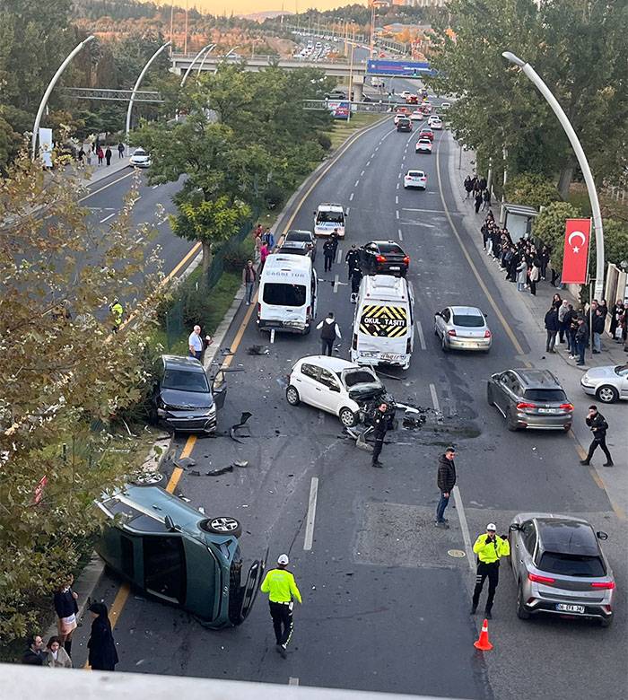 Ankara'da zincirleme kaza; 8 araç birbirine girdi