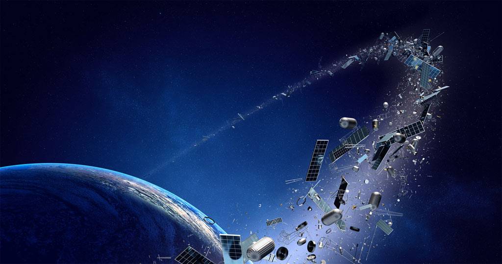 Boeing'in iletişim uydusu Intelsat 33e yörüngede parçalandı