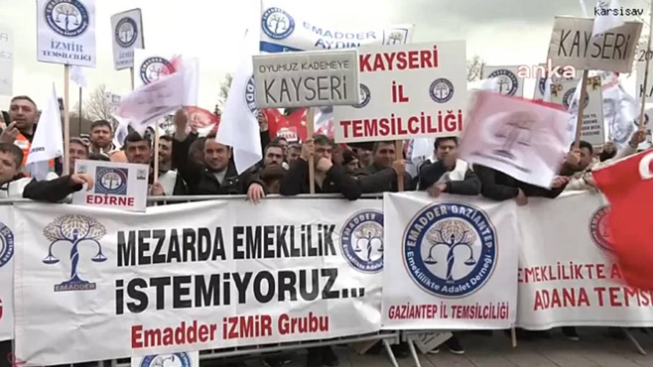 Emeklilikte kademeye takılanlardan İstanbul'da miting