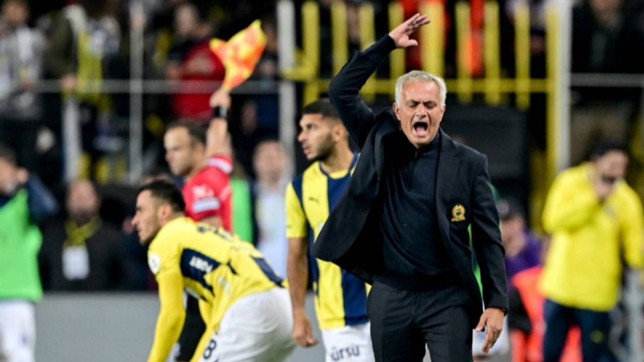 AZ Alkmaar yenilgisi sonrası Mourinho'dan uyarı: Sıkıntı var!