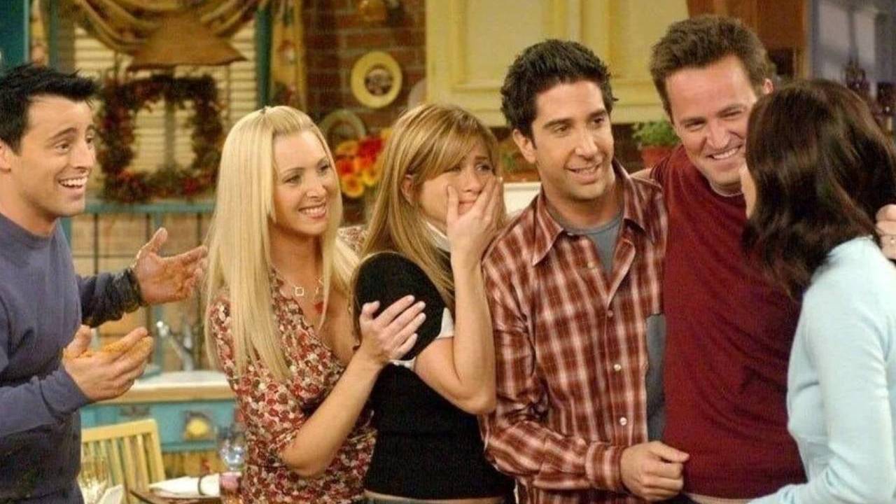 Friends'in yıldızları, Matthew Perry'yi unutmadı