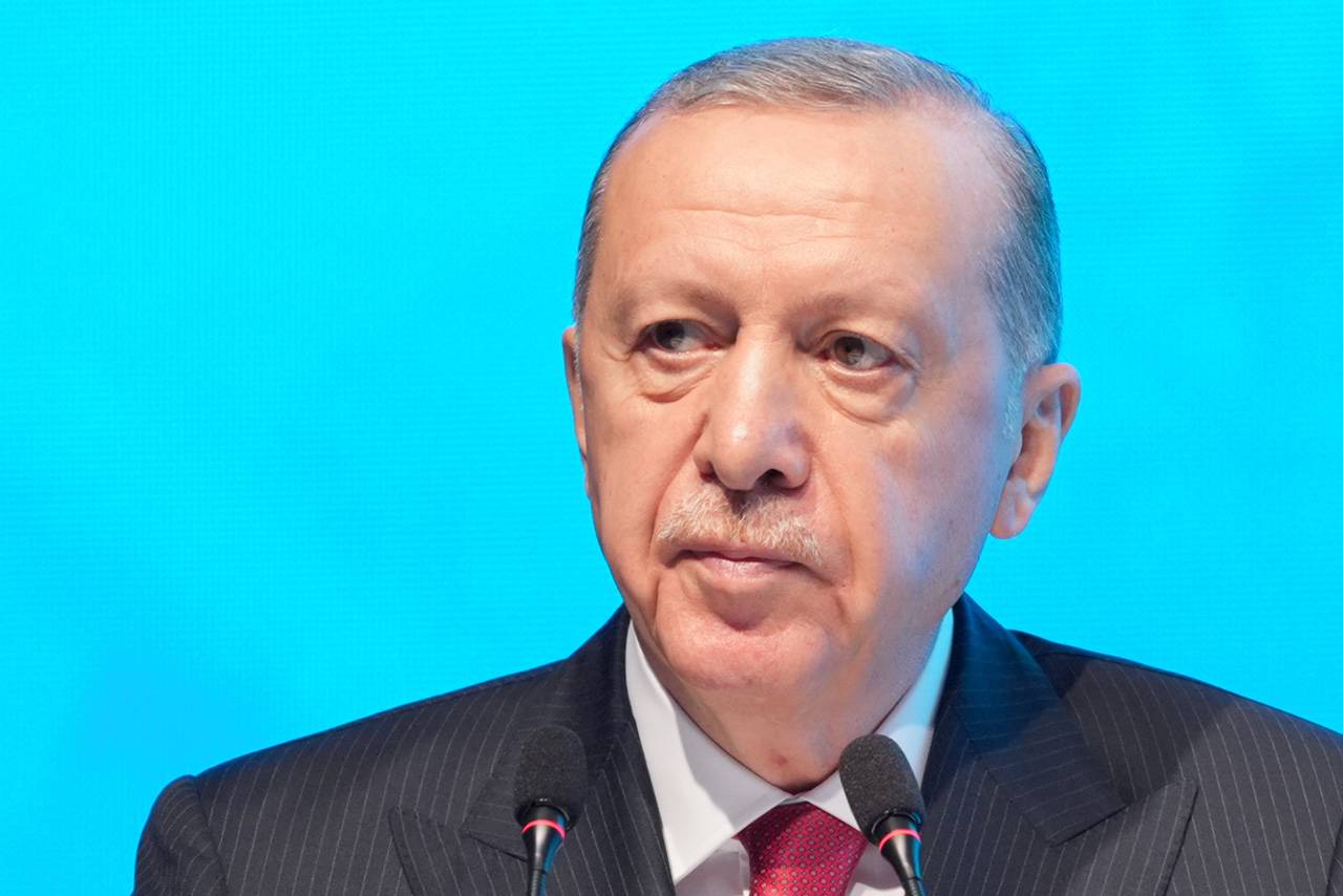 Erdoğan'dan kayyım mesajı: Seçilmişler terörle kol kola yürüyemez!