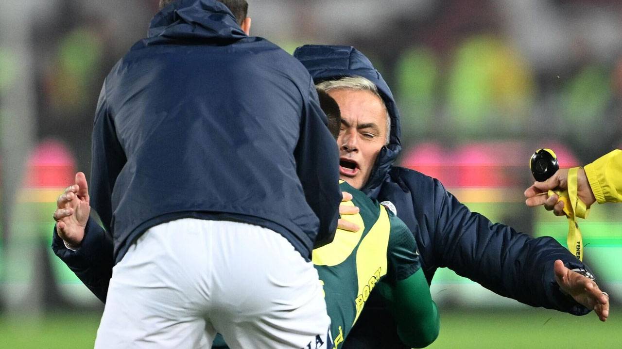 Jose Mourinho PFDK'ya sevk edildi! Yaptığı hareket tepki çekti