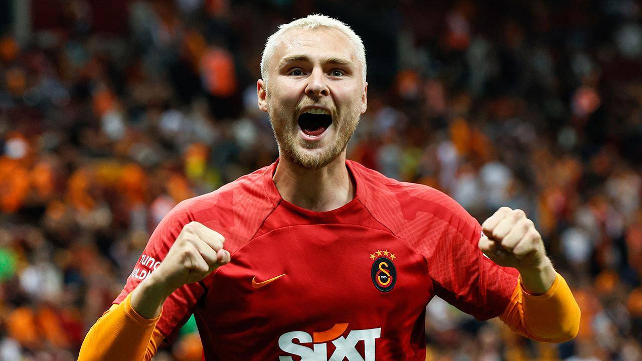 Victor Nelsson Galatasaray'a veda etti