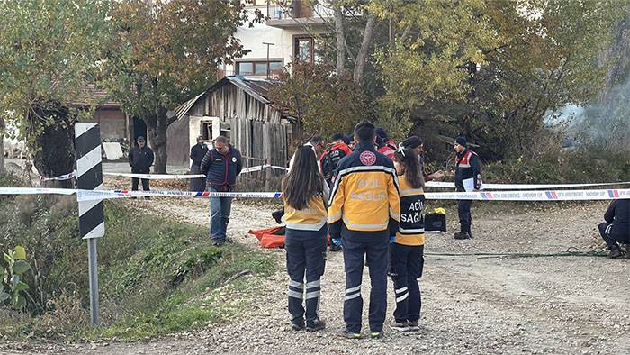 Kendisinden haber alınamayan yaşlı adam derede ölü bulundu