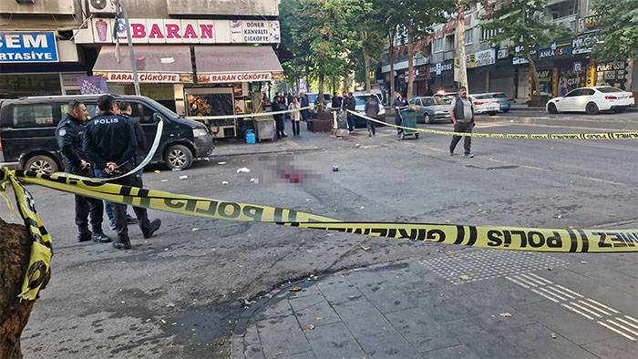 Döner bıçağıyla soyguna gitti, 3 kişiyi yaraladı, tutuklandı