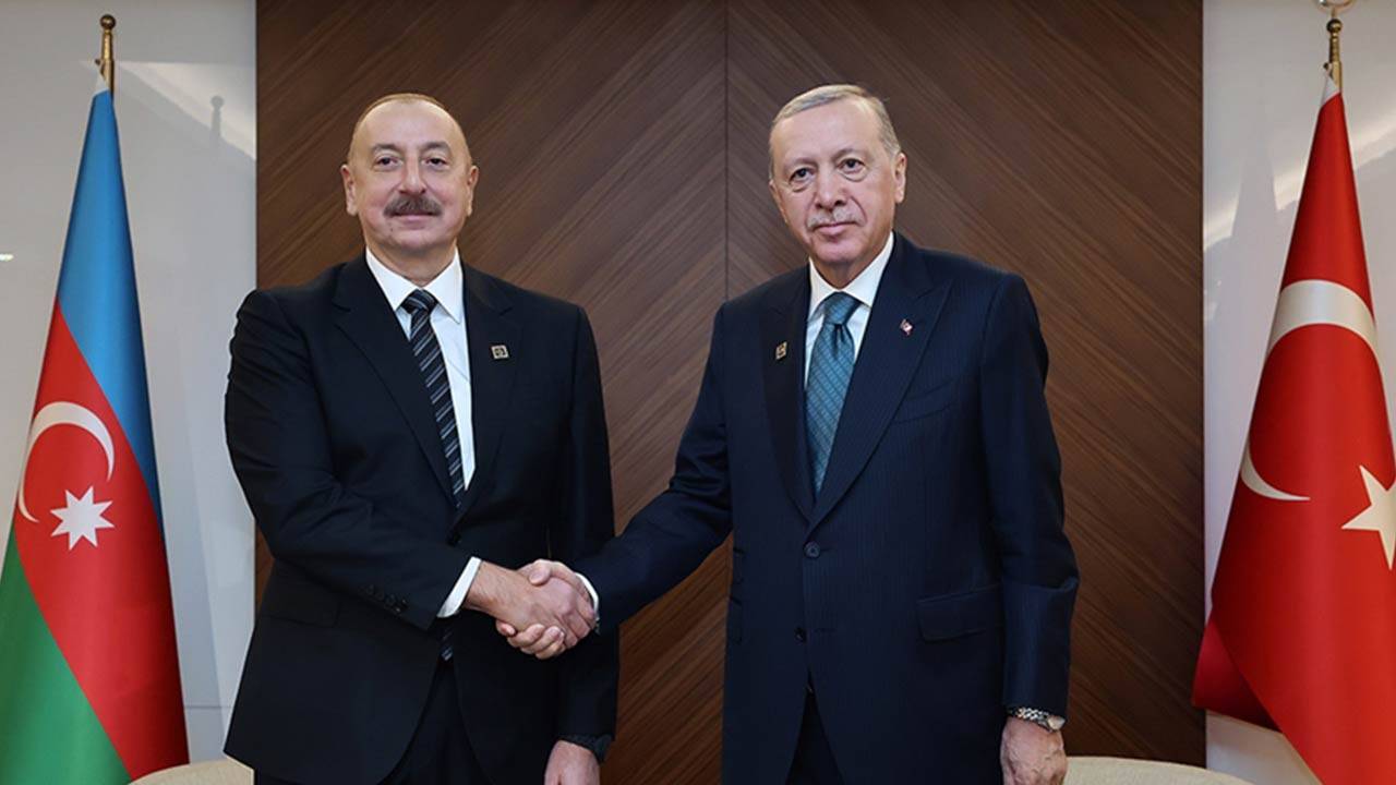 Erdoğan ile Aliyev, Kırgızistan'da buluştu