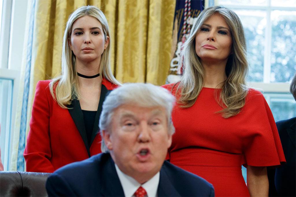 Trump'ın eşi Melania ve kızı Ivanka, Beyaz Saray'a taşınmayacak