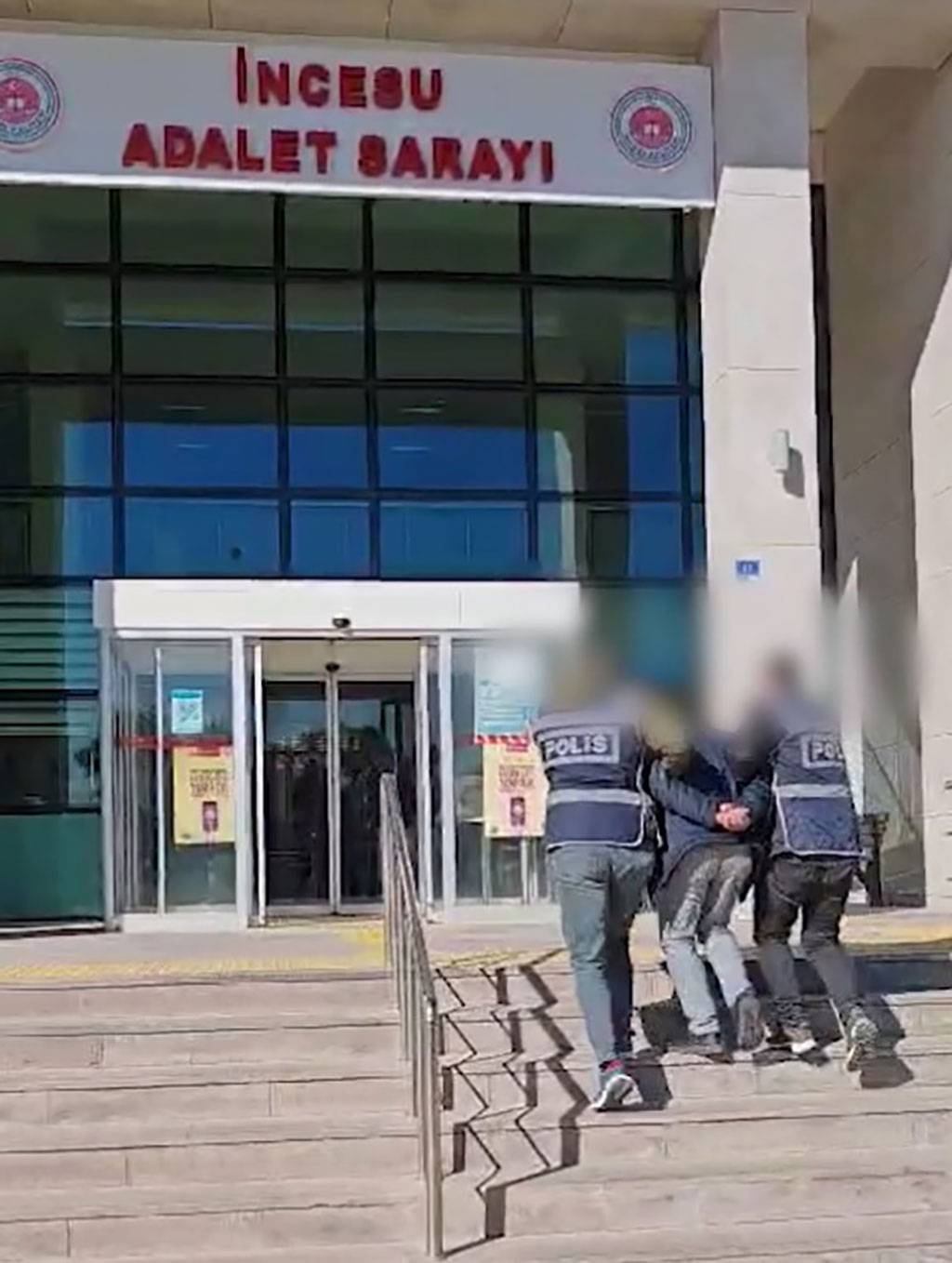 189 yıllık kilisenin çatısından 'kurşun levha' çaldı: Yakalandı