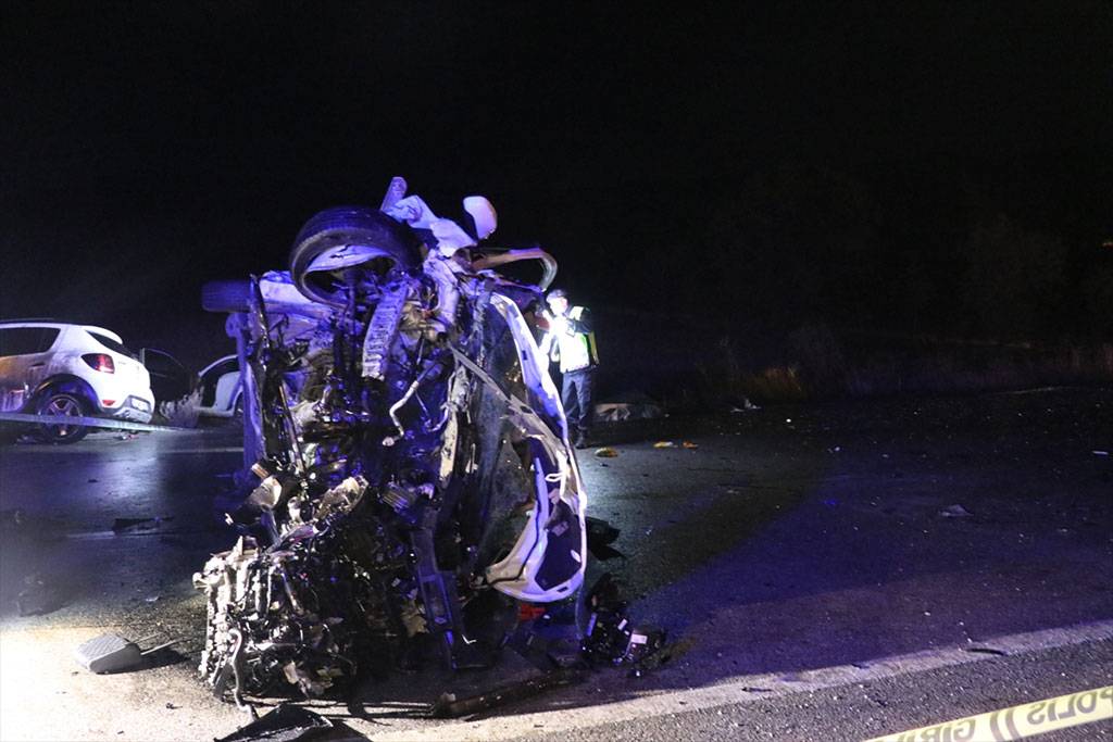 Burdur'da feci kazada 1 kişi öldü, 7 kişi yaralandı