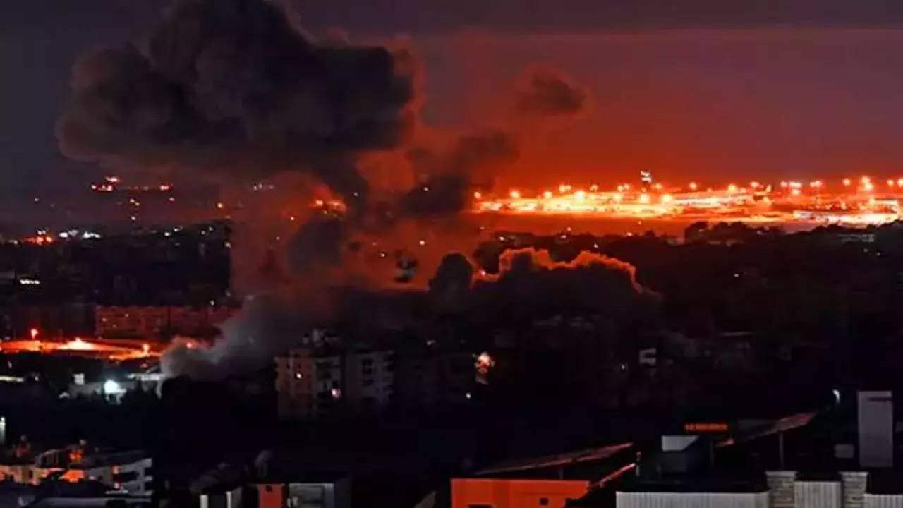 Beyrut'un güneyinde çok şiddetli patlama