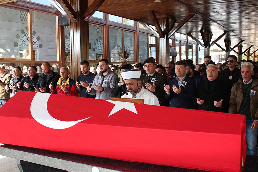 Askerden izinli gelen Mehmet Melih Çopur evde ölü bulundu