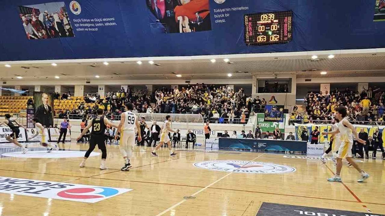 MKE Ankaragücü Basketbol Takımı liderlik şansını tepti