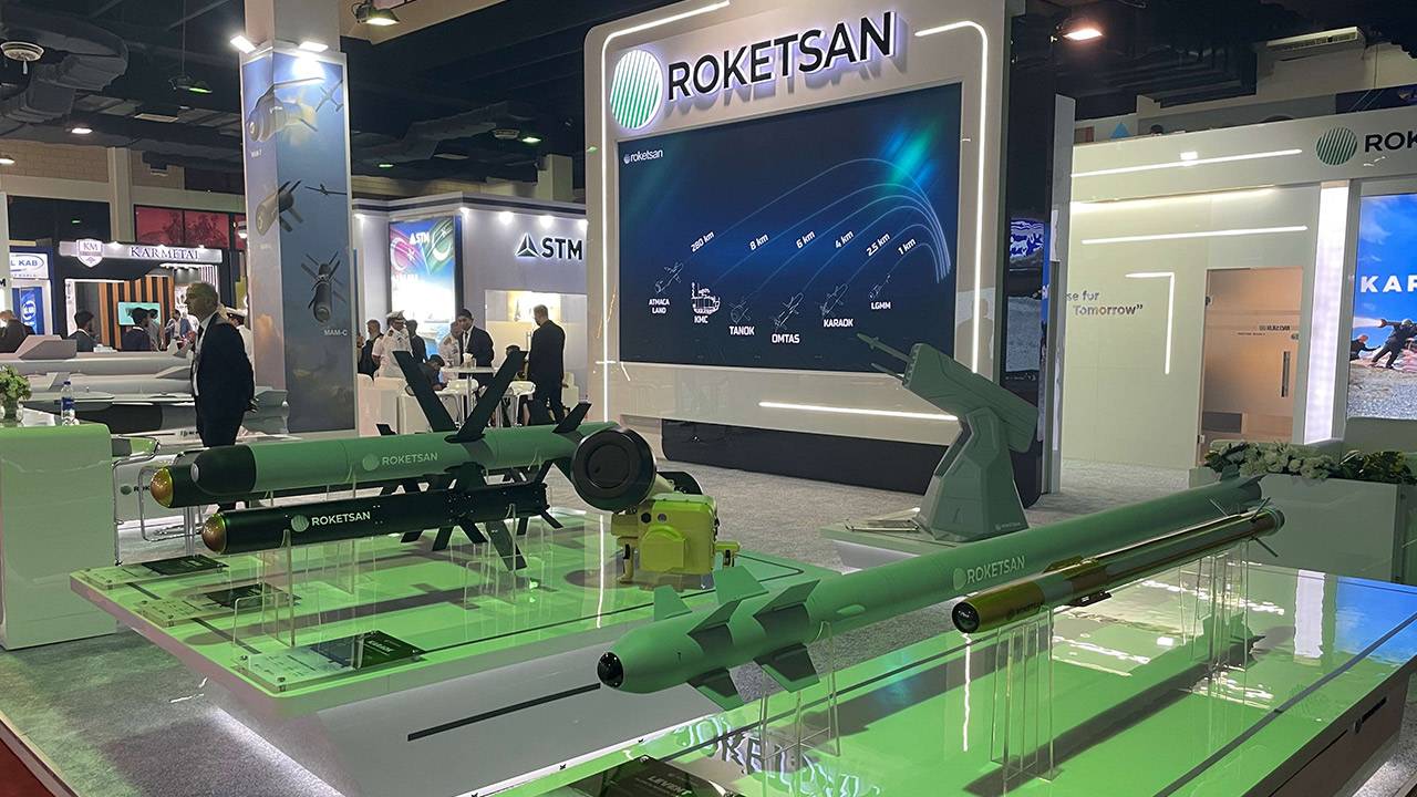 Roketsan, son teknoloji ürünlerini Pakistan'da sergiliyor