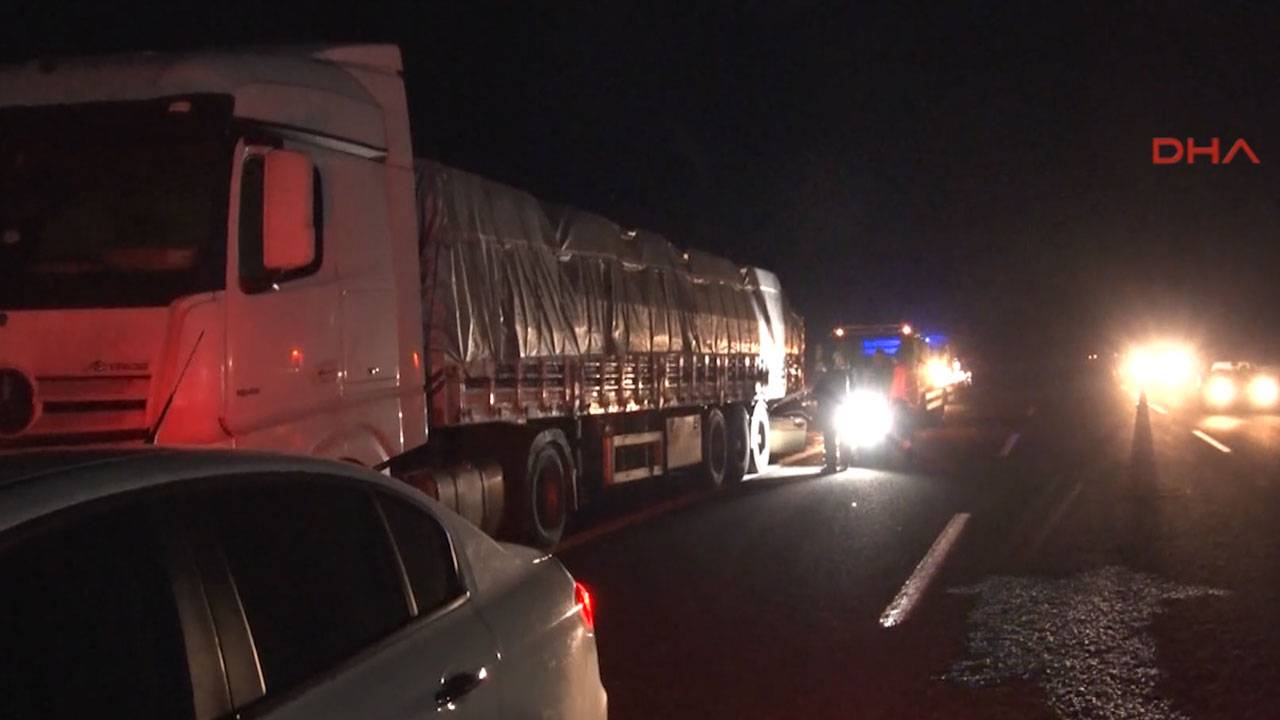 Ankara'da feci kaza! Tofaş marka otomobil kamyona çarptı