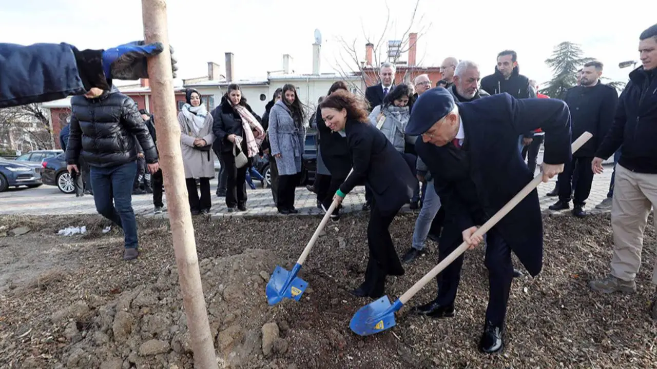 Yenimahalle Belediyesinden öğretmenler için ağaçlandırma alanı!