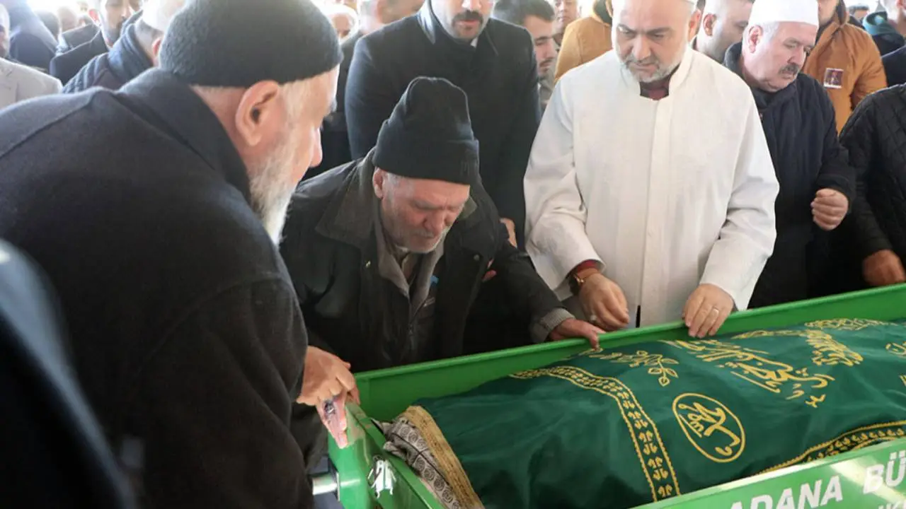 16 yaşındaki çocuk, kardeşini taciz ettiği iddiasıyla imamı öldürdü