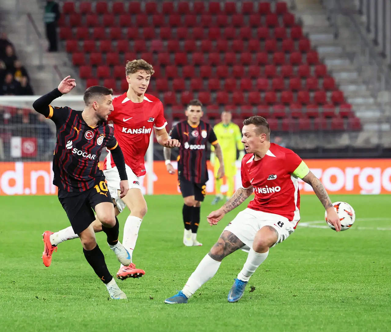 Galatasaray direğe takıldı! Galatasaray, AZ Alkmaar'la yenişemedi