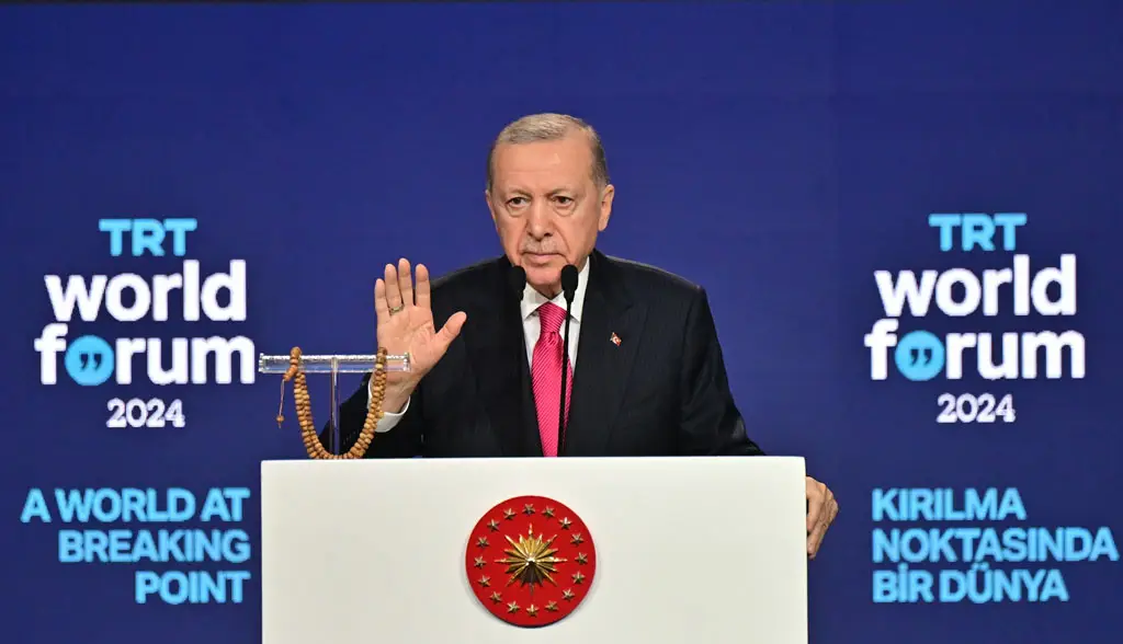 Erdoğan'dan provokatöre tepki: Siyonistlerin dili ağzı olma!