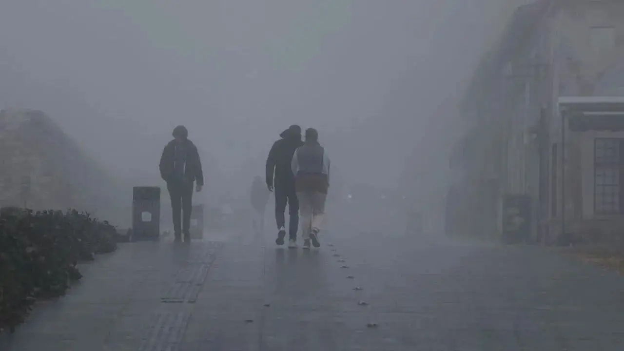 Hava durumu raporu: Sağanak ve azot dioksit uyarısı!