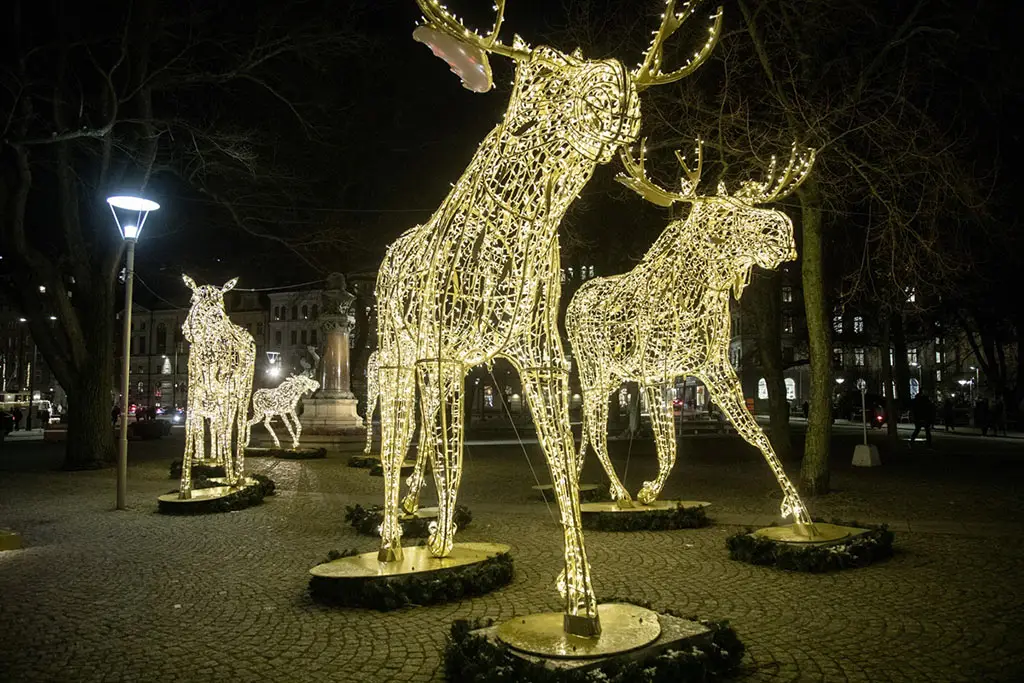 Stockholm'de noel hazırlığı... Cadde ve sokaklar ışıl ışıl