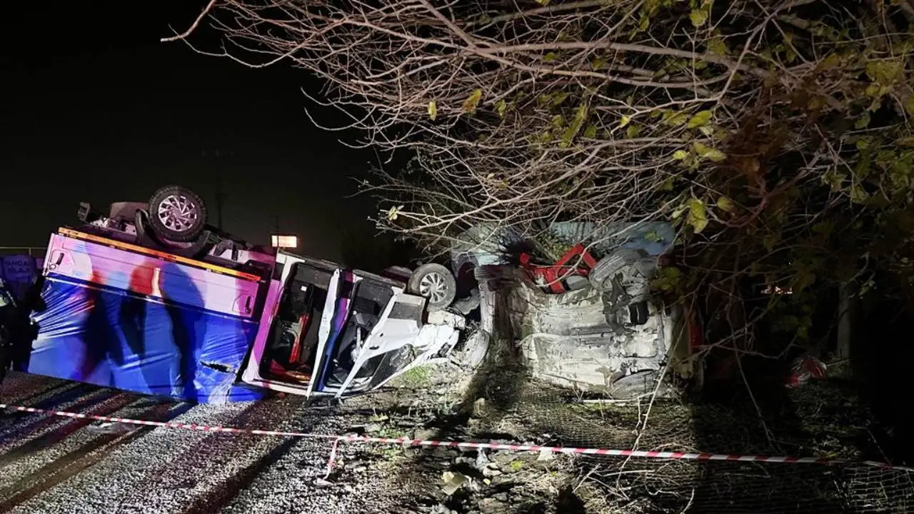 Manisa'daki kazada 1'i ağır 6 kişi yaralandı...