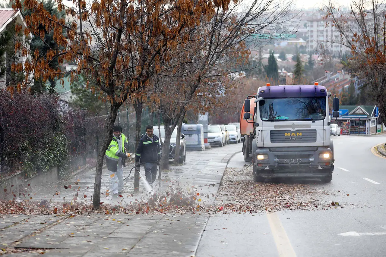 Yenimahalle Belediyesinden hummalı temizlik çalışması