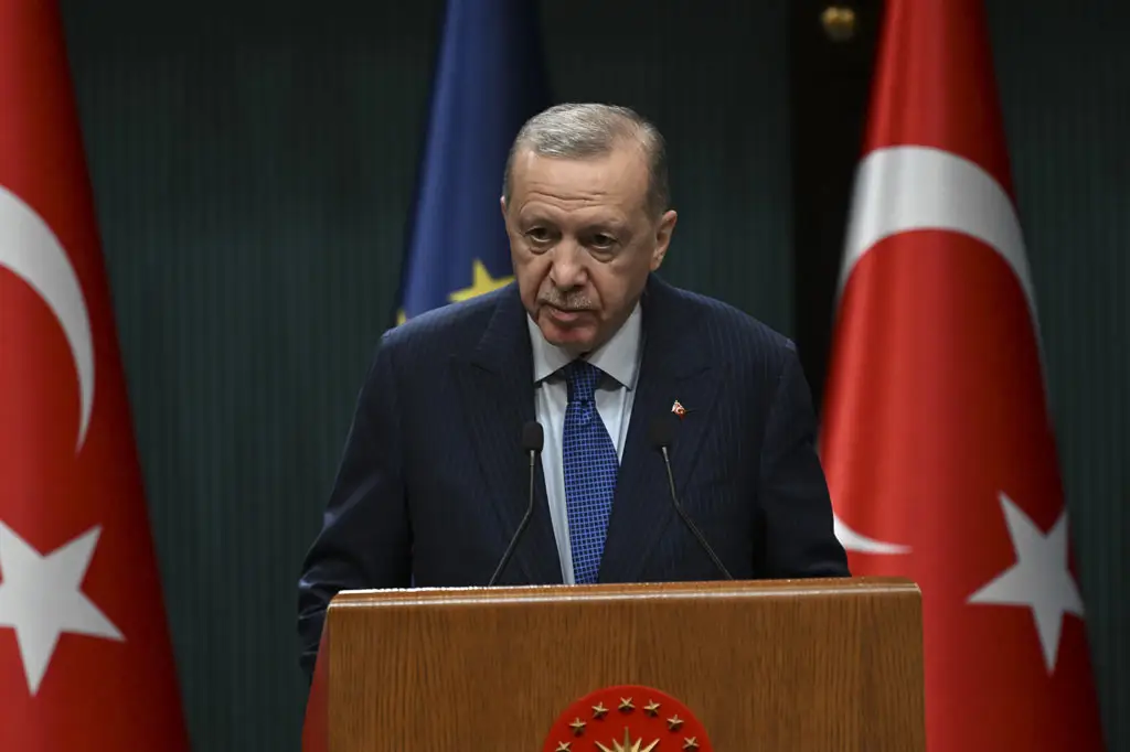 Erdoğan'dan önemli mesaj: Her ikisini de bozguna uğratan tek ülkeyiz!