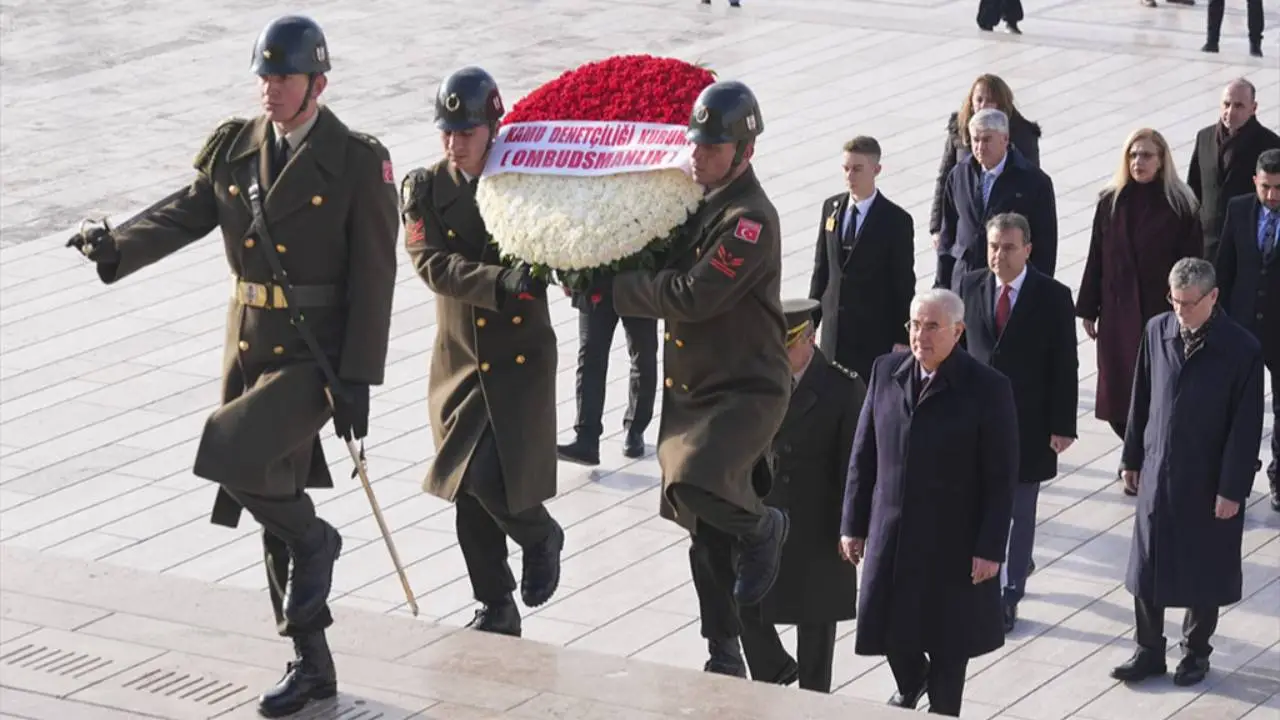 TBMM'de Kamu Başdenetçisi seçilen Akarca'dan Anıtkabir'e ziyaret!