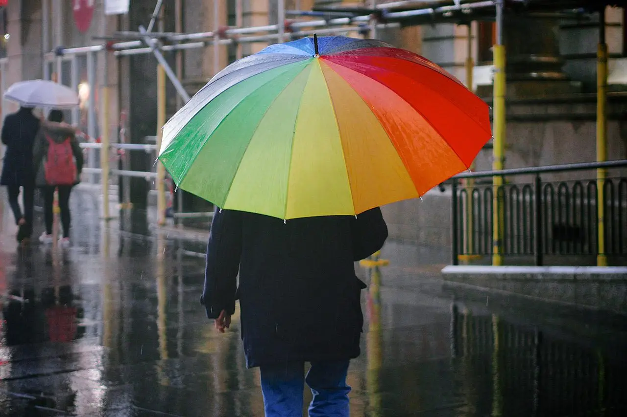 Meteoroloji iki bölgeyi uyardı! Dikkat: Kuvvetli sağanak geliyor!