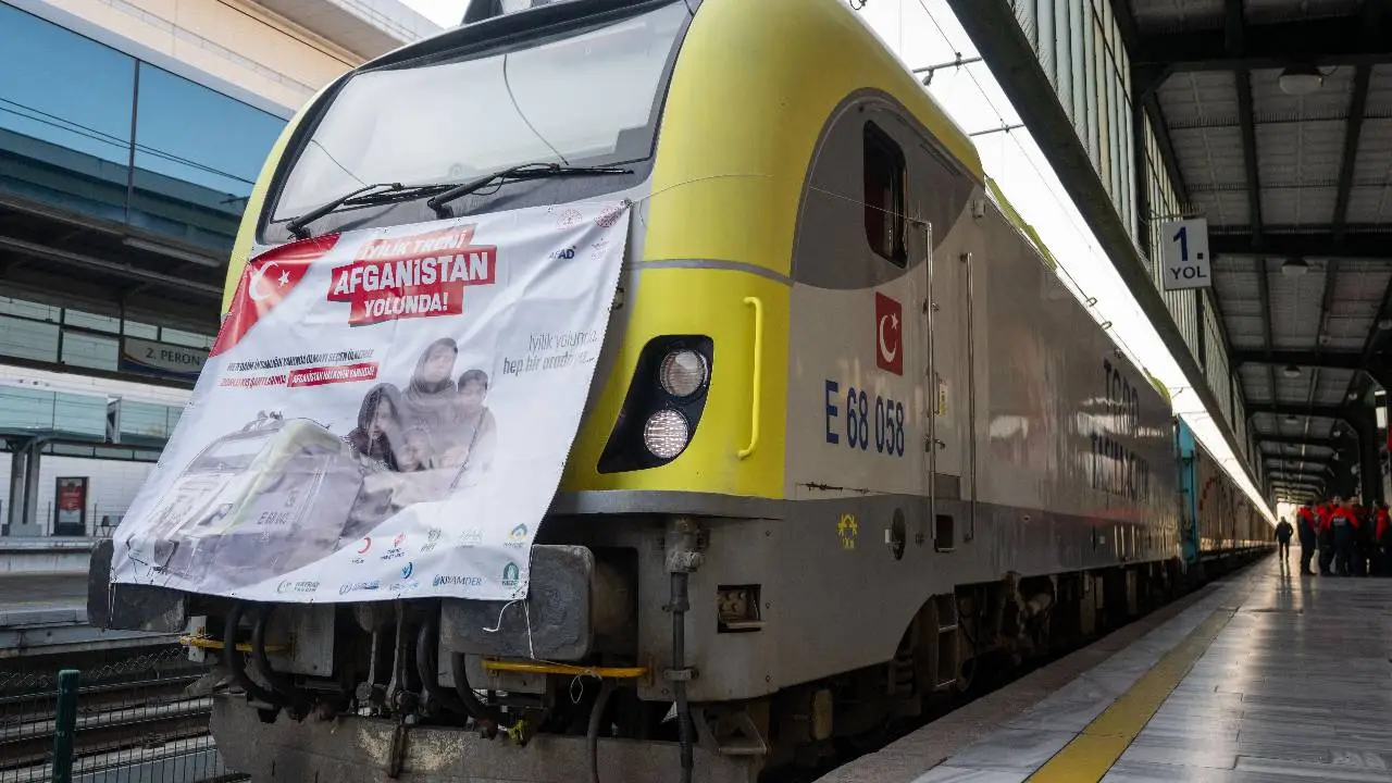 ''İyilik Treni''nin 21'incisi Ankara'dan yola çıktı