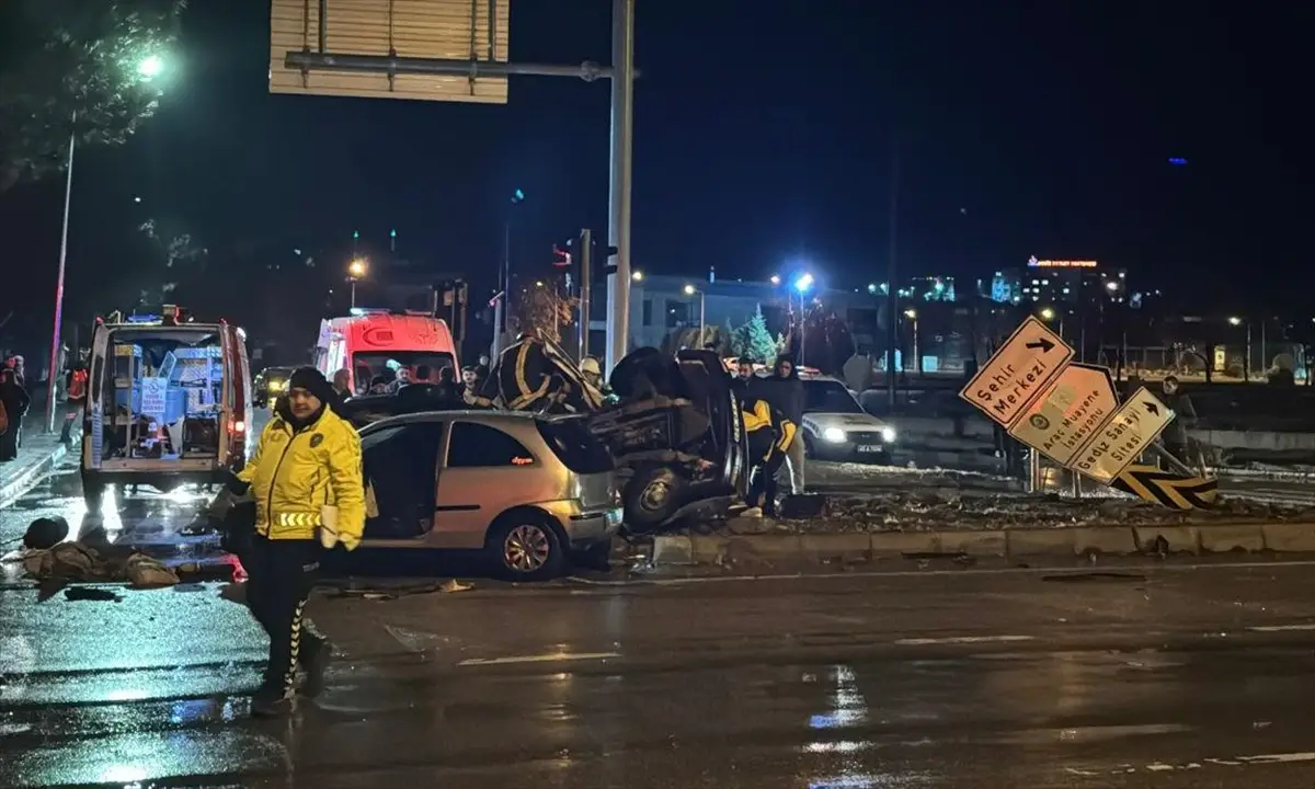 Kütahya’da feci kaza: 2 ölü, 2 yaralı