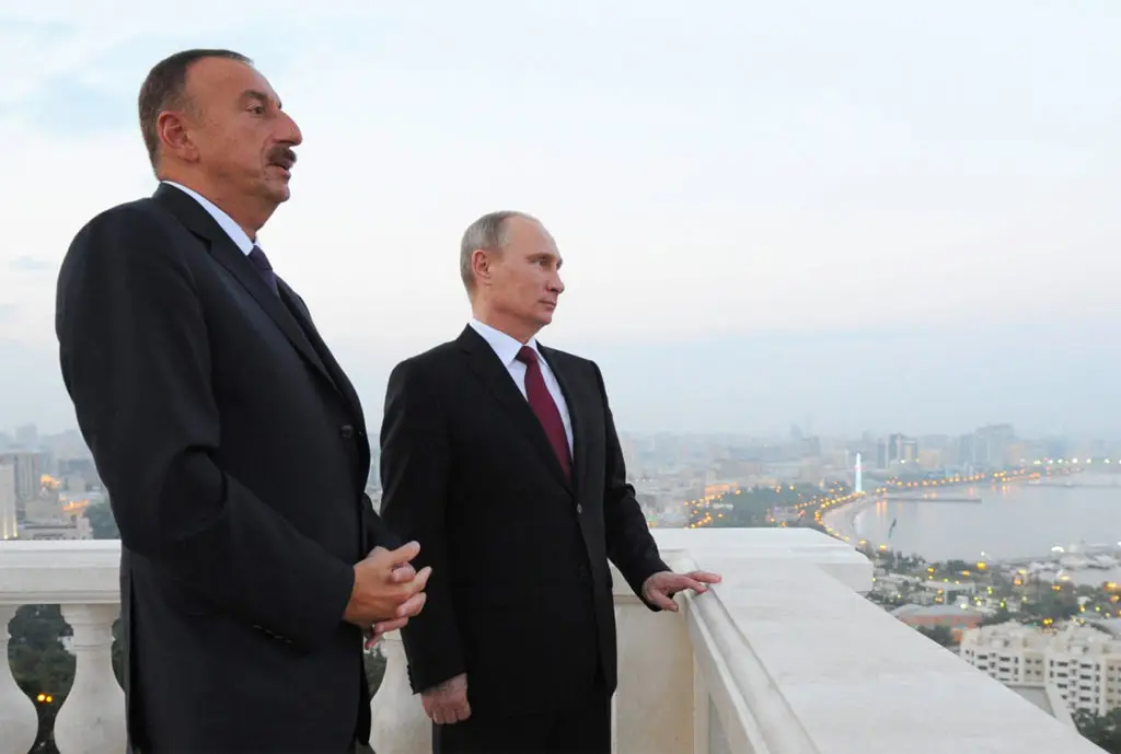 Putin, düşen yolcu uçağı için Aliyev'i arayıp özür diledi