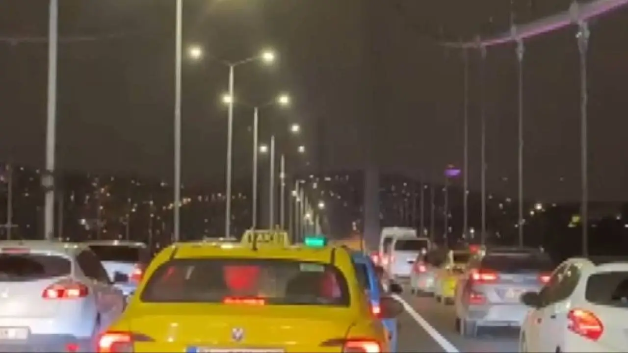 15 Temmuz Şehitler Köprüsü trafiğe kapatıldı! Yangın çıktı