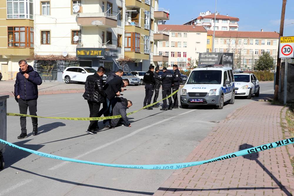 Kayseri'de silahlı alacak kavgası kanlı bitti!