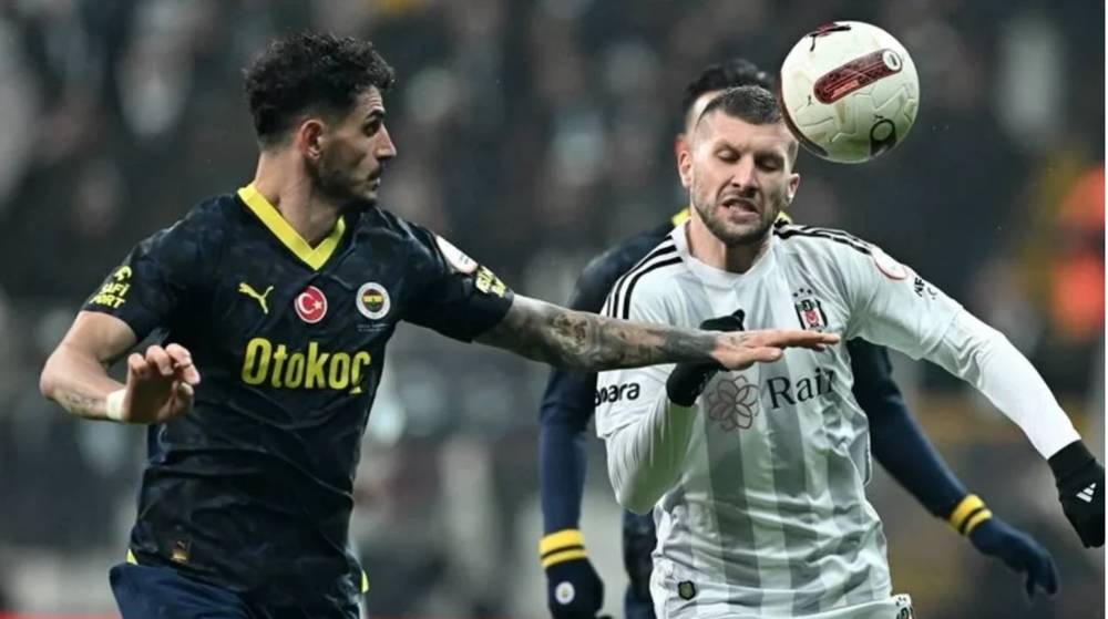 Beşiktaş'ta 4 futbolcu Fenerbahçe derbisinde yok