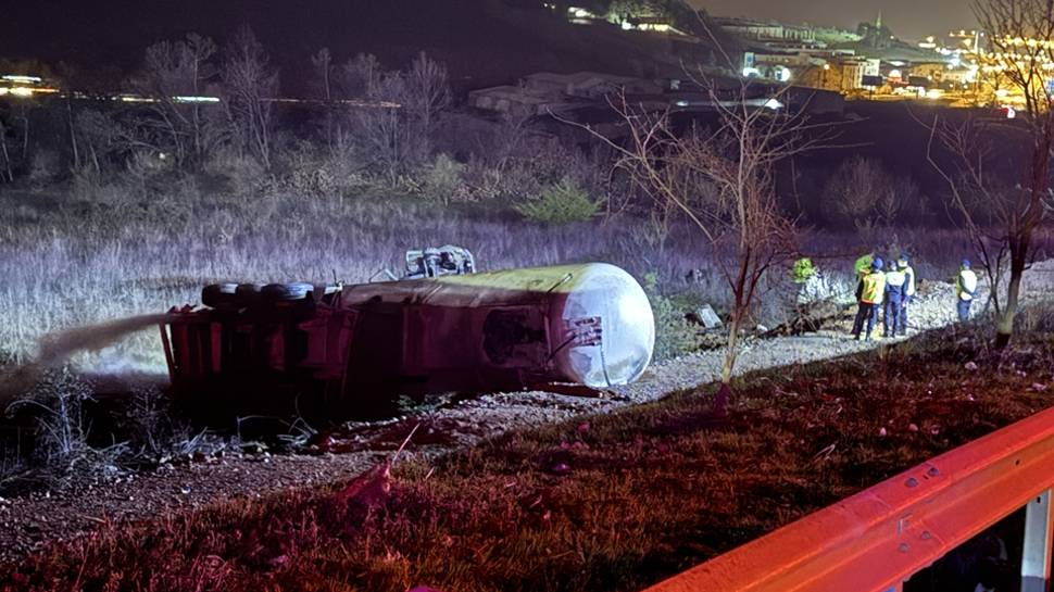 Bursa'da şarampole devrildikten sonra yanan azot yüklü tankerin sürücüsü öldü