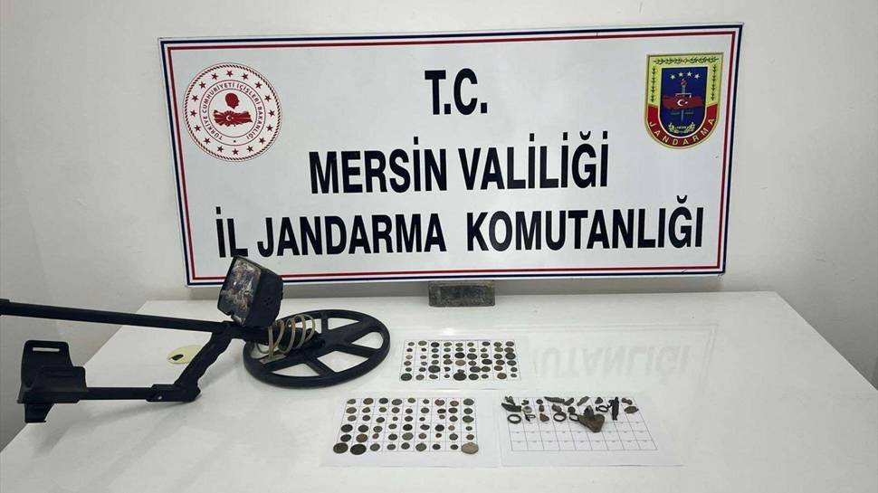 Mersin'de 108 sikke ve 20 obje ele geçirildi