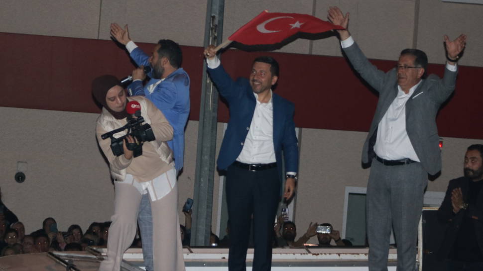 Nevşehir'de AK Parti'nin 2019'da görevden uzaklaştırdığı Rasim Arı İYİ Parti ile yeniden seçildi...