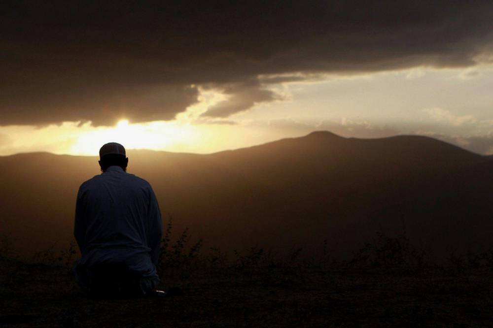 Rüyada Uçurumun Kenarında Namaz Kılmak Ne Anlama Gelir?