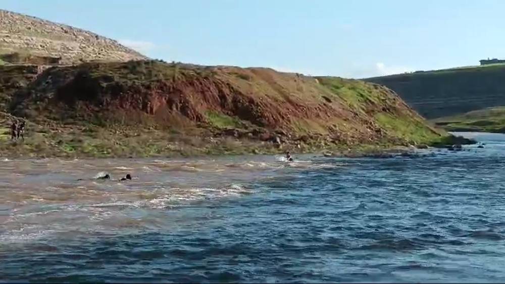 Şanlıurfa'da sel sularına kapılan 3 kadın kurtarıldı, 1 çocuk kayıp