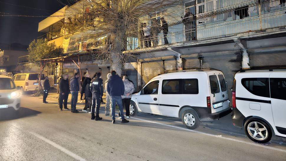 Tabanca ve bıçak ile intihar girişimi... Adana'da olaylı gece...