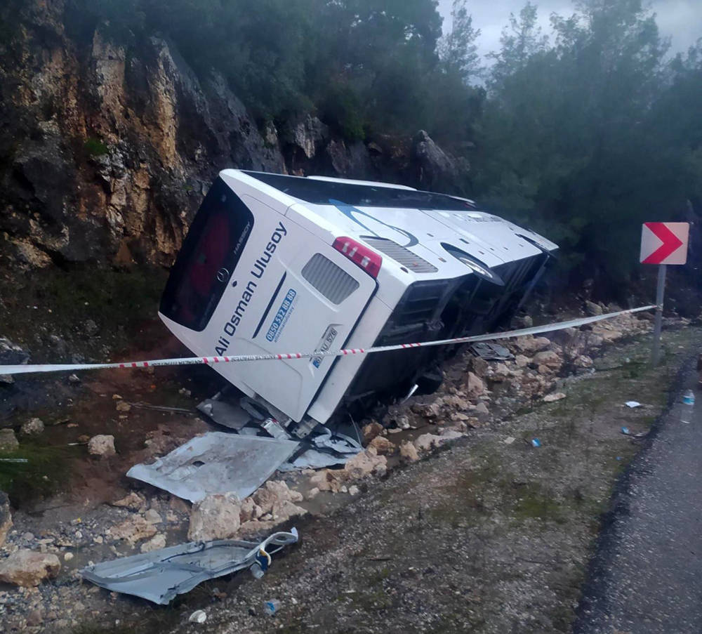 Yine yolcu otobüsü kazası: Çok sayıda yaralı var