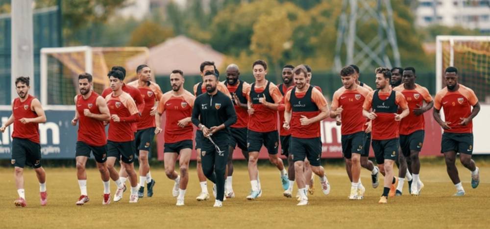 Kayserispor'un uçağına yıldırım isabet etti!