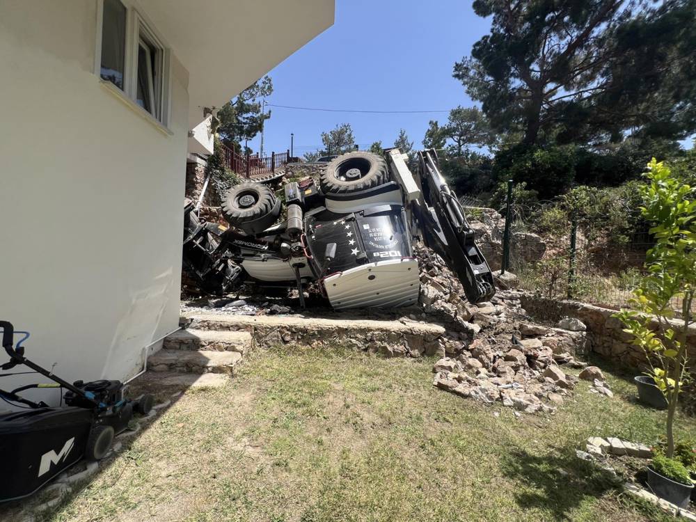 11 yaşındaki çocuk, iş makinesinin altında kalarak öldü