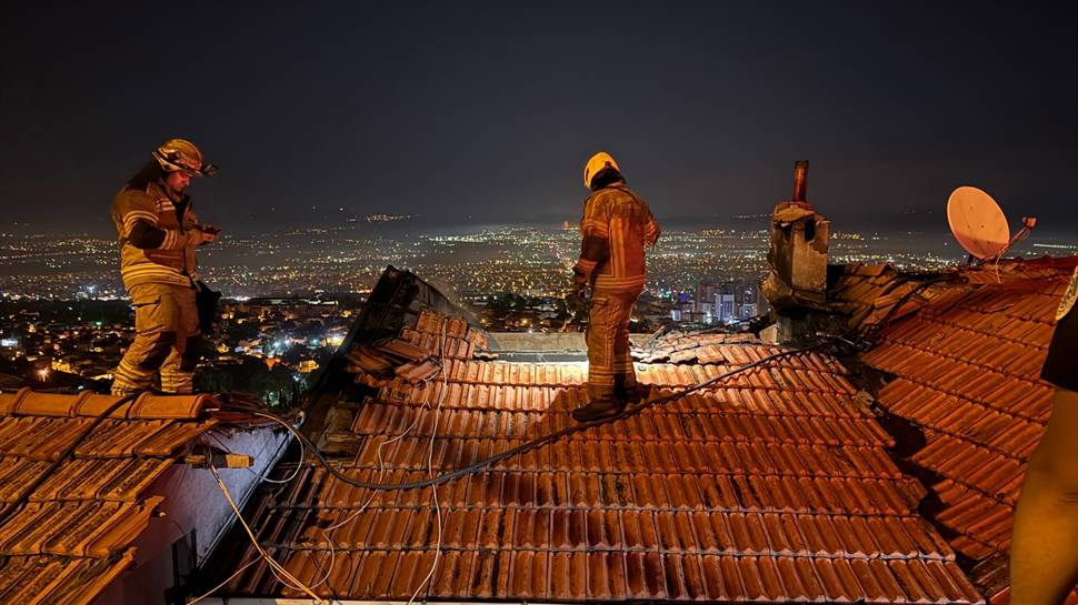 Bursa'da iki katlı evde çıkan yangında yaşlı kadın hayatını kaybetti