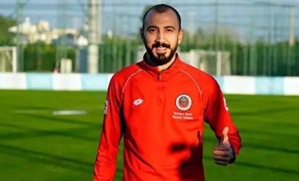 Ahmet İlhan Özek kimdir?