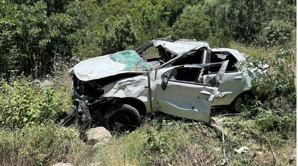 Balıkesir'de otomobil şarampole devrildi: 2 kişi öldü