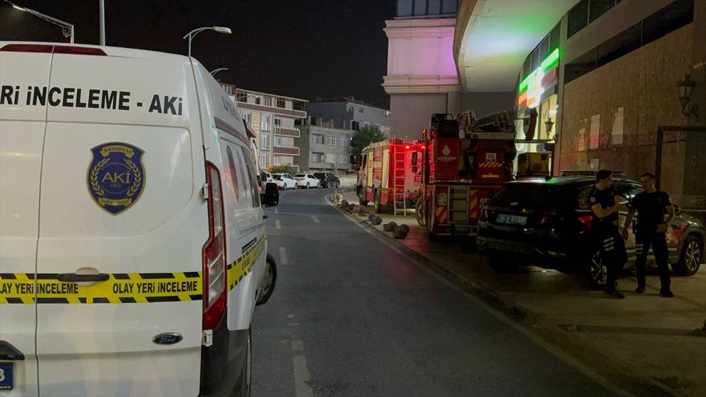 İstanbul'da asansör boşluğuna düşen kişi öldü...