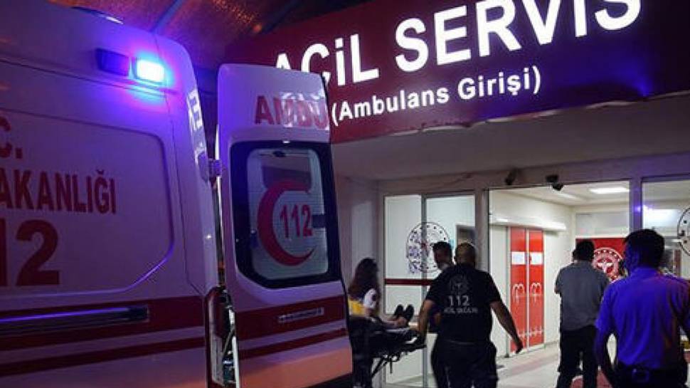 Kocaeli'de boğulma tehlikesi geçiren 3 kişi hastaneye kaldırıldı